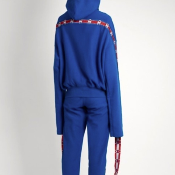 Vetements x Champion "In Progress" Hoodie - Picture 2 of 8